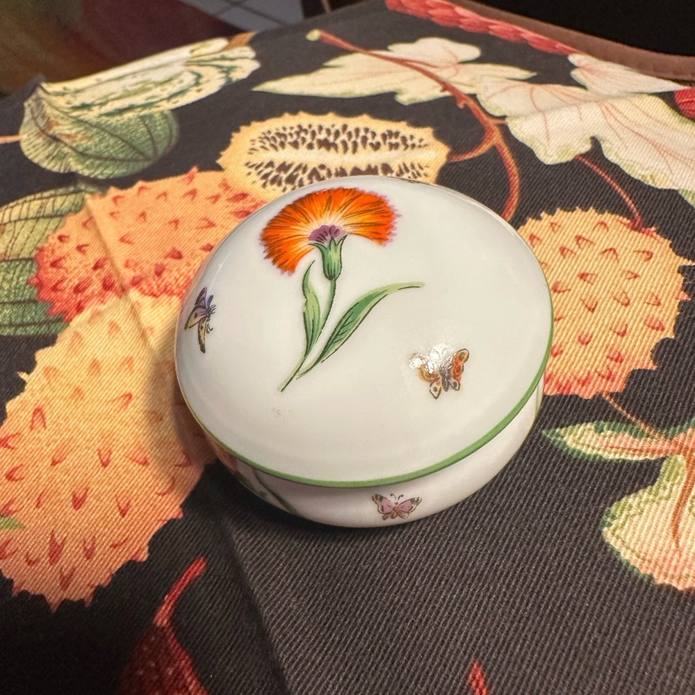 Beautiful Vintage Tiffany & Co. Limoges Porcelain Floral & Butterfly Box